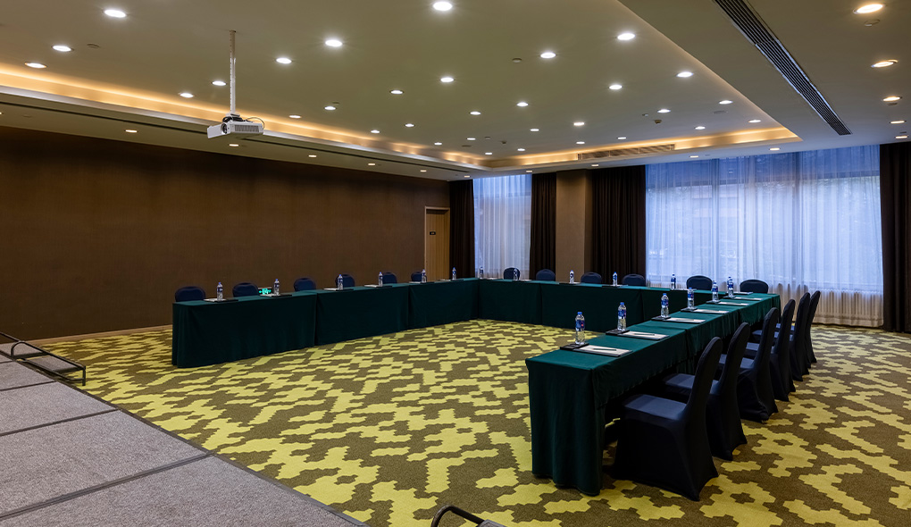 U-shaped conference hall